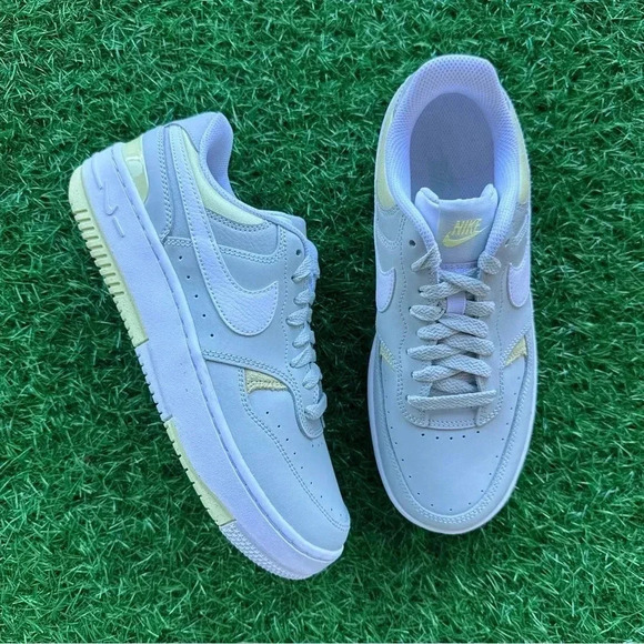 Nike Gamma Force Light Silver / Life Lime - Picture 3 of 9